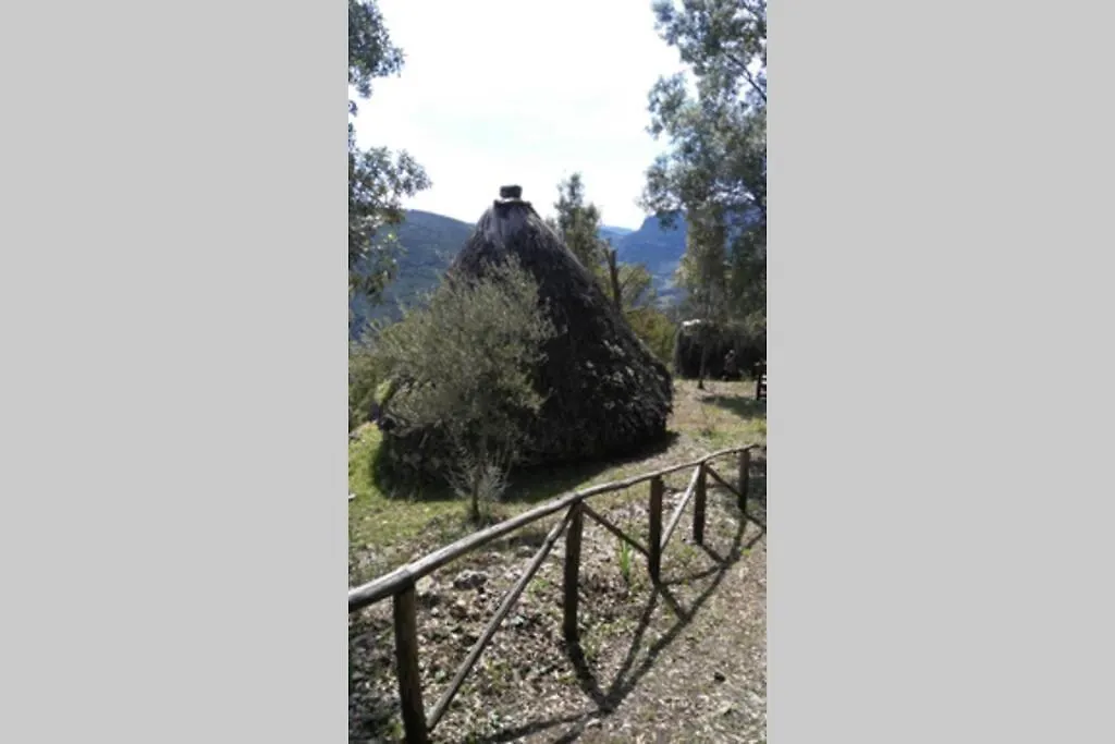 Seùlo Ferula Romantica Mansarda Tra Fiumi E Montagne Sardegna